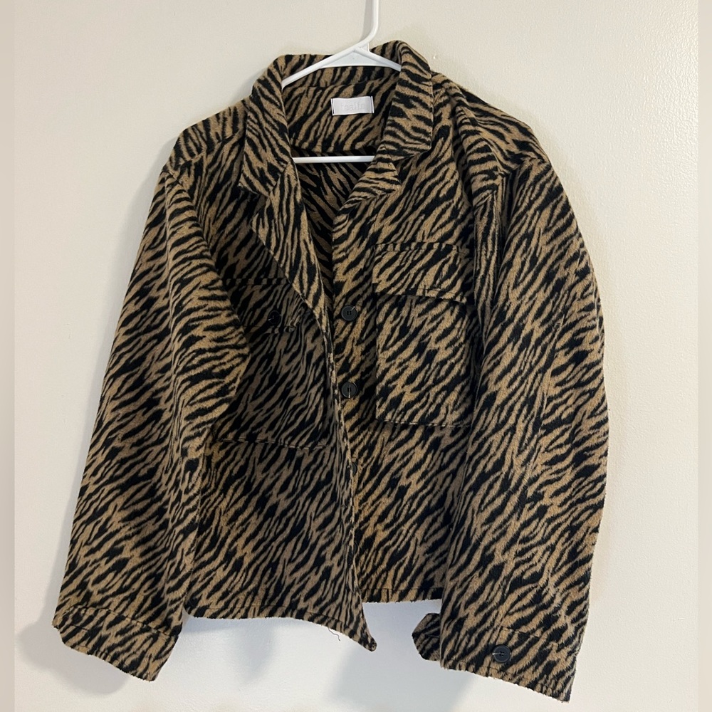 Isalis Nyc soft and cozy animal print jacket